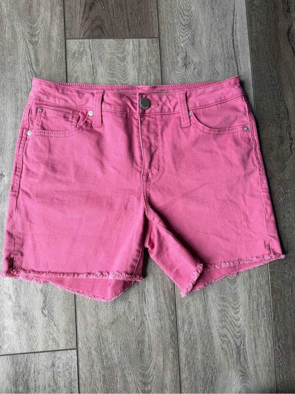 Seven7- Pink Frayed Hem Denim Shorts (6) Concert Ready!